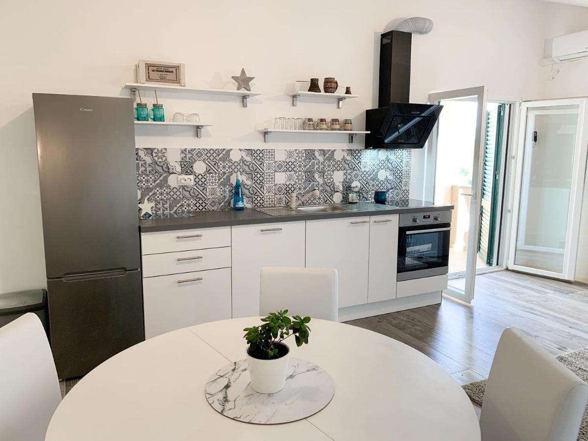 Apartmani Carnizza Ražanac Εξωτερικό φωτογραφία