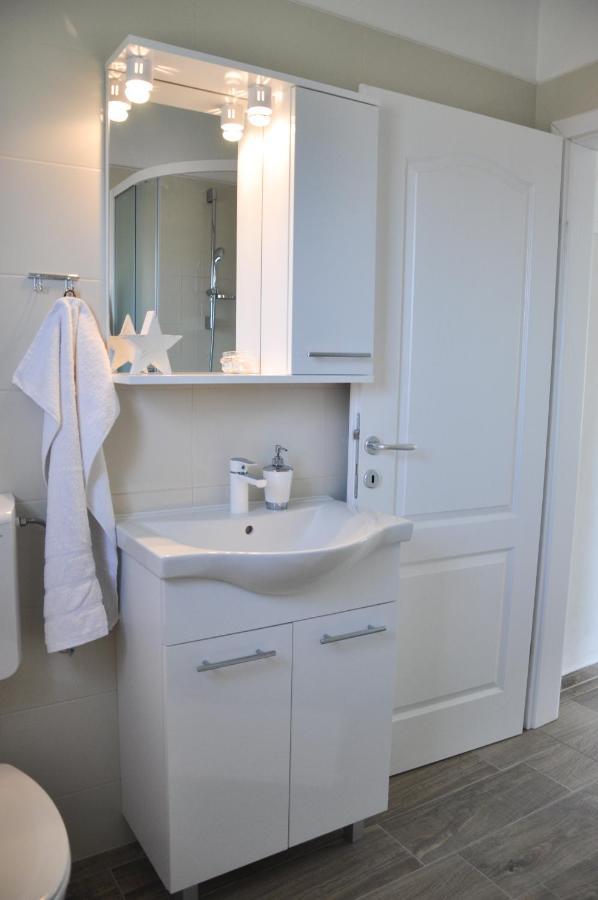 Apartmani Carnizza Ražanac Εξωτερικό φωτογραφία