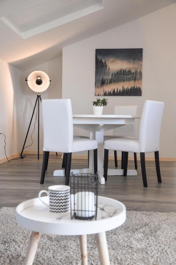 Apartmani Carnizza Ražanac Εξωτερικό φωτογραφία